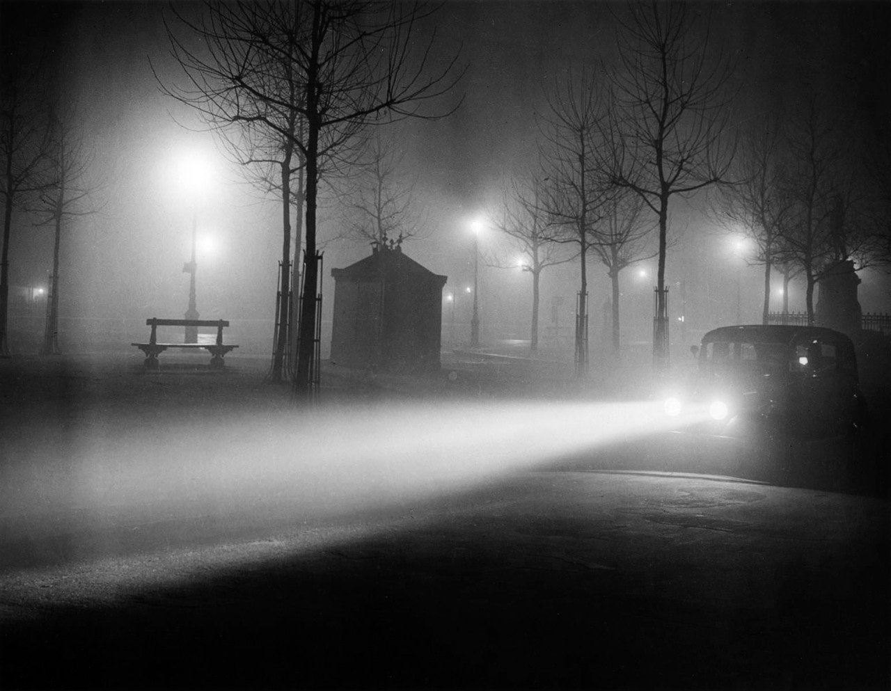 Avenue de l’Observatoire dans le brouillard, de Brassaï